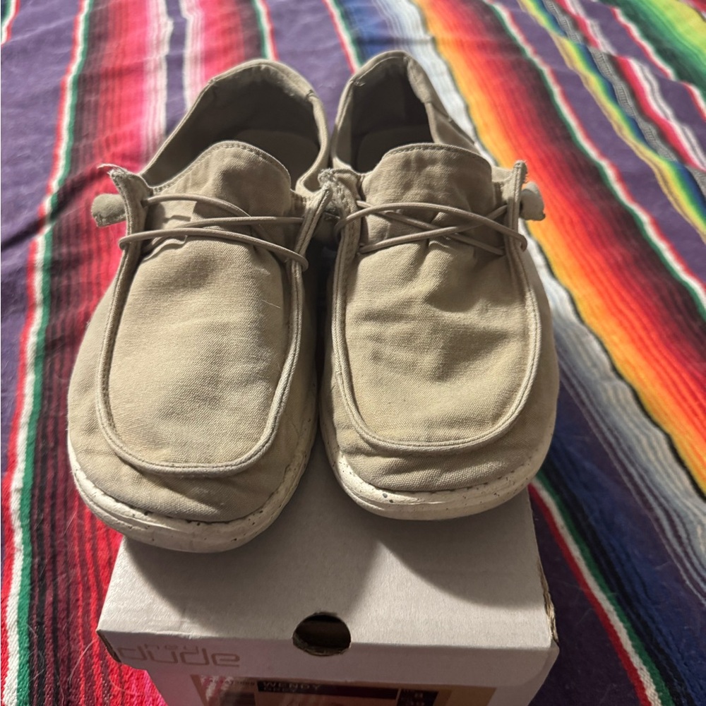 Gray hey dude’s